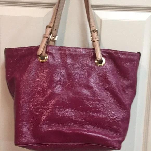💗MICHAEL KORS Raspberry Pink Patent Tote Bag, plus Card Keychain, Cosmetic Bag - Picture 1 of 13
